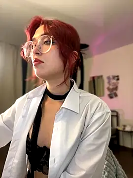 Snapshot of Evangeline_Lawrence_ chatting on 15, 10, 2025 Evangeline Lawrence online show from 15, 10, 2025