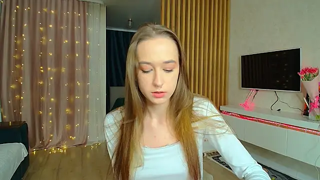 Sweett Monica online show from 10, 3, 2025