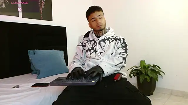 JuanCamiilo 66 online show from 28, 2, 2025