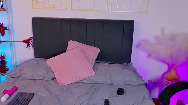 summer holiday online show from 16, 12, 2025