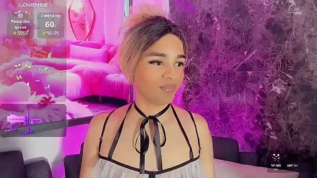 Snapshot of Emmaa_Saenz_ chatting on 10, 1, 2025 Emmaa Saenz online show from 10, 1, 2025