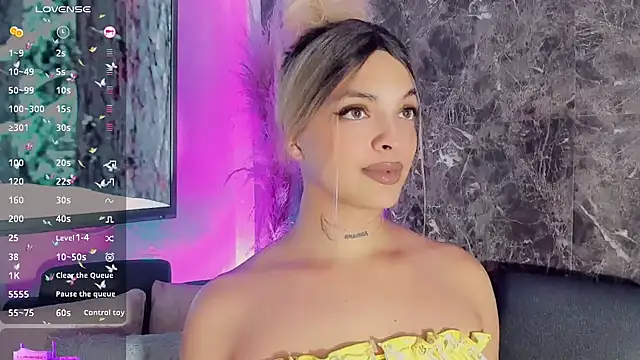 Snapshot of Emmaa_Saenz_ chatting on 6, 2, 2025 Emmaa Saenz online show from 6, 2, 2025