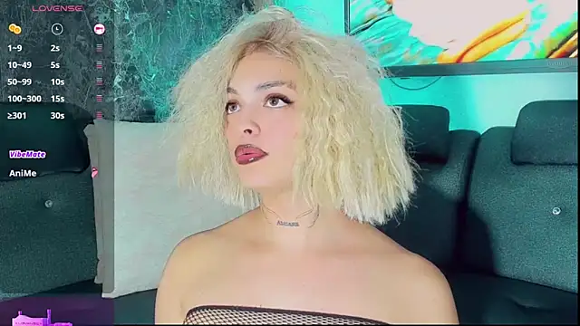 Snapshot of Emmaa_Saenz_ chatting on 5, 11, 2025 Emmaa Saenz online show from 5, 11, 2025