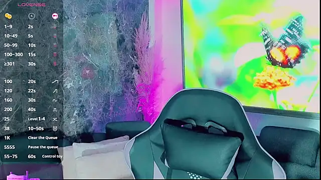 Snapshot of Emmaa_Saenz_ chatting on 13, 11, 2025 Emmaa Saenz online show from 13, 11, 2025