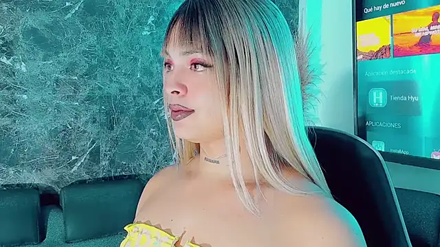 Snapshot of Emmaa_Saenz_ chatting on 9, 1, 2026 Emmaa Saenz online show from 9, 1, 2026