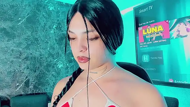 Snapshot of Emmaa_Saenz_ chatting on 13, 1, 2026 Emmaa Saenz online show from 13, 1, 2026