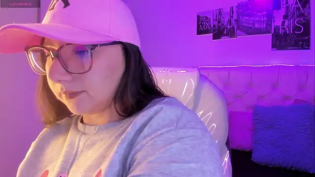 Roxxanne Bail online show from 12, 2, 2026