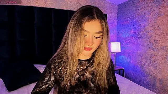 Snapshot of Arianavillada chatting on 8, 2, 2025 Arianavillada online show from 8, 2, 2025