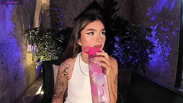 Snapshot of Arianavillada chatting on 16, 3, 2025 Arianavillada online show from 16, 3, 2025