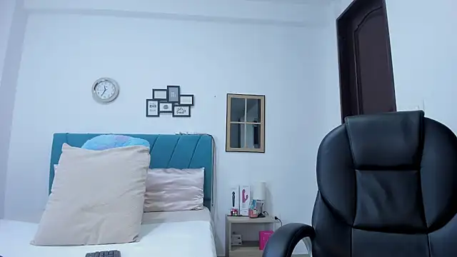 kamila lopez online show from 24, 11, 2025