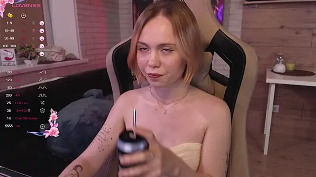 lucy mirror online show from 17, 9, 2025