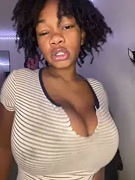 Snapshot of CharismaaBanx chatting on 12, 7, 2026 CharismaaBanx online show from 12, 7, 2026