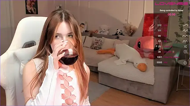 Frau Lina online show from 28, 11, 2025