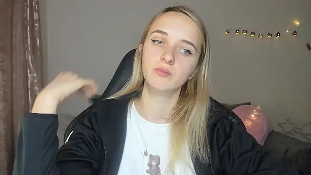 Snapshot of RouseReed chatting on 24, 10, 2025 RouseReed online show from 24, 10, 2025