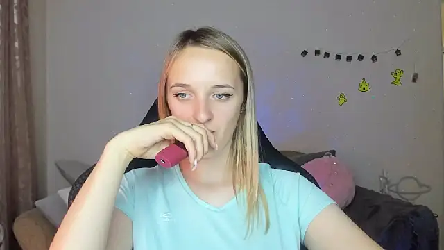 Snapshot of RouseReed chatting on 3, 11, 2025 RouseReed online show from 3, 11, 2025