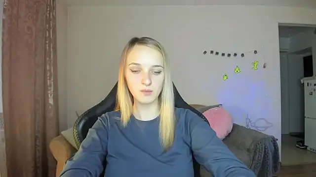 Snapshot of RouseReed chatting on 5, 11, 2025 RouseReed online show from 5, 11, 2025