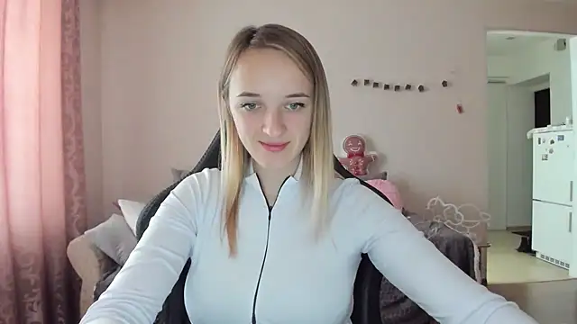 Snapshot of RouseReed chatting on 19, 11, 2025 RouseReed online show from 19, 11, 2025