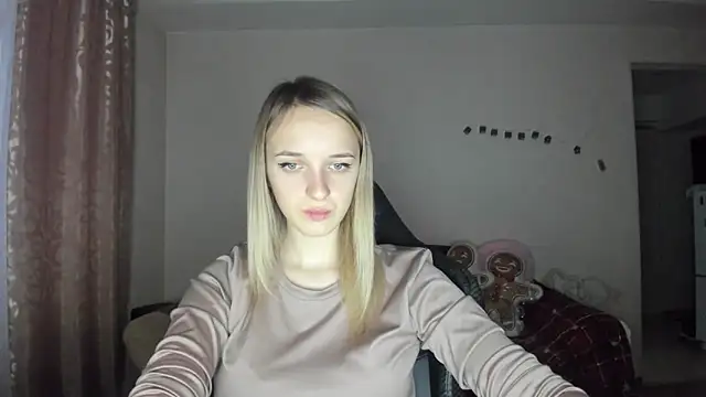 Snapshot of RouseReed chatting on 5, 12, 2025 RouseReed online show from 5, 12, 2025