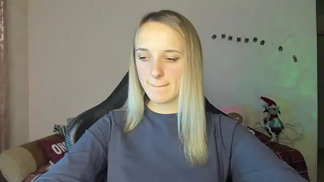 Snapshot of RouseReed chatting on 14, 12, 2025 RouseReed online show from 14, 12, 2025