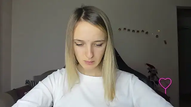 Snapshot of RouseReed chatting on 16, 12, 2025 RouseReed online show from 16, 12, 2025