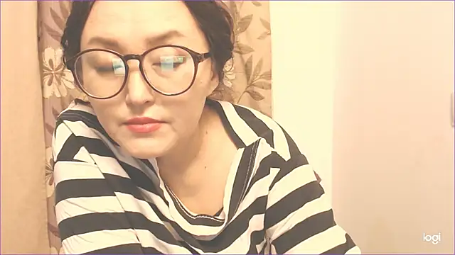 Snapshot of hrnyteacher chatting on 10, 12, 2024 hrnyteacher online show from 10, 12, 2024