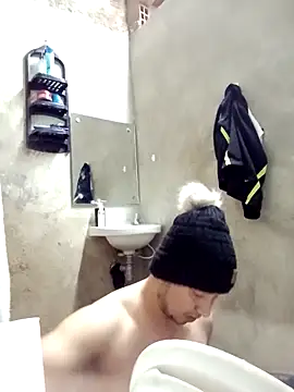 Snapshot of Fabi_1986 chatting on 4, 12, 2025 Fabi 1986 online show from 4, 12, 2025