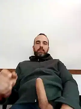 Snapshot of leon3875 chatting on 2, 12, 2024 leon3875 online show from 2, 12, 2024