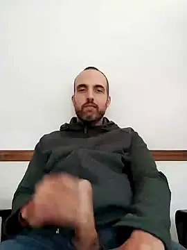 Snapshot of leon3875 chatting on 20, 12, 2024 leon3875 online show from 20, 12, 2024