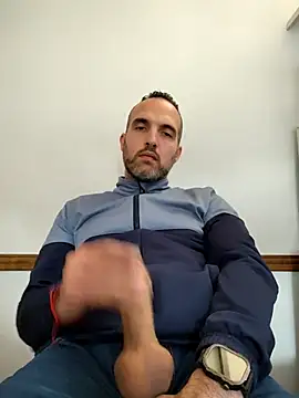 Snapshot of leon3875 chatting on 19, 11, 2025 leon3875 online show from 19, 11, 2025