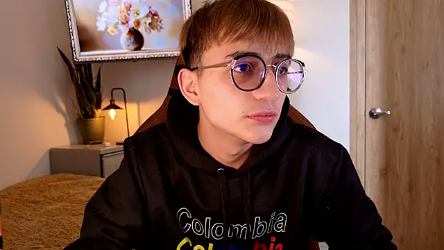 Snapshot of Mr_evan1 chatting on 17, 11, 2025 Mr evan1 online show from 17, 11, 2025