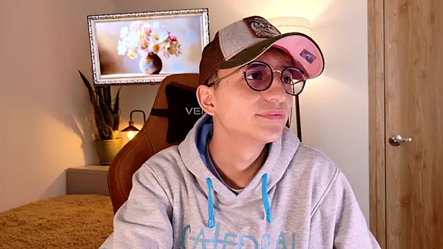 Snapshot of Mr_evan1 chatting on 20, 11, 2025 Mr evan1 online show from 20, 11, 2025