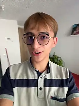 Snapshot of Mr_evan1 chatting on 21, 11, 2025 Mr evan1 online show from 21, 11, 2025