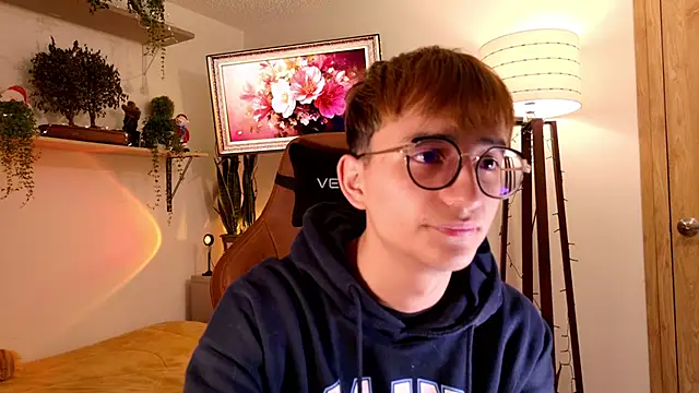 Snapshot of Mr_evan1 chatting on 15, 12, 2025 Mr evan1 online show from 15, 12, 2025