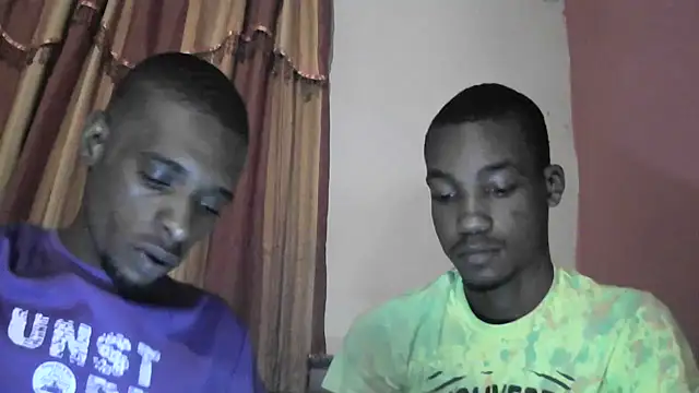 Snapshot of CameronandAiden chatting on 14, 12, 2024 CameronandAiden online show from 14, 12, 2024