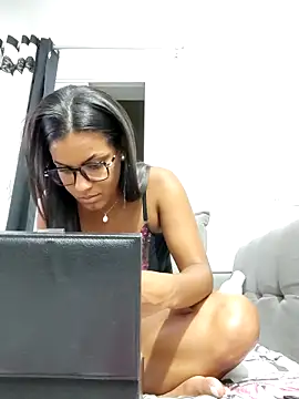 Bella Anjoss online show from 16, 4, 2026