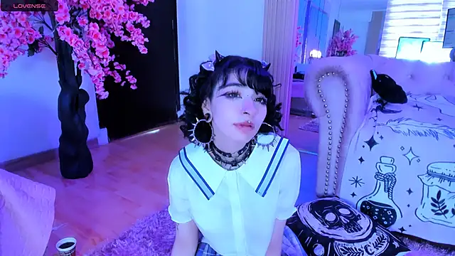 zephirahabney online show from 3, 2, 2025