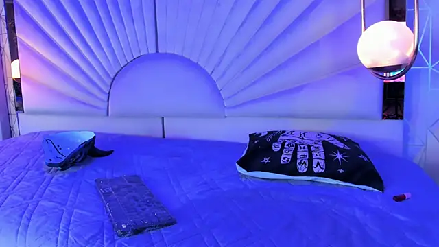 zephirahabney online show from 23, 2, 2025