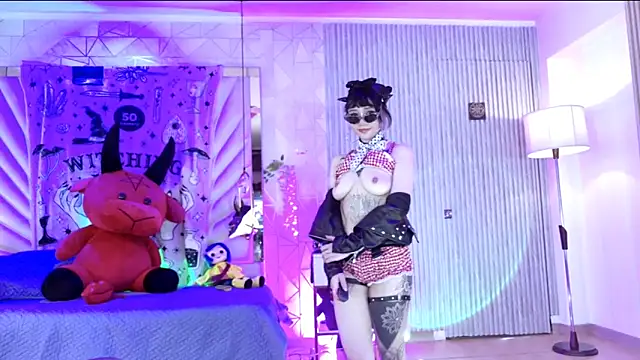 zephirahabney online show from 31, 10, 2025