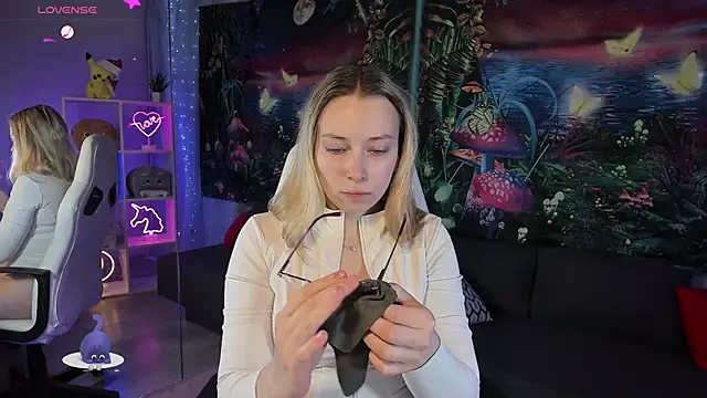 TiffanyBatson online show from 21, 1, 2025