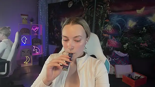 TiffanyBatson online show from 5, 2, 2025