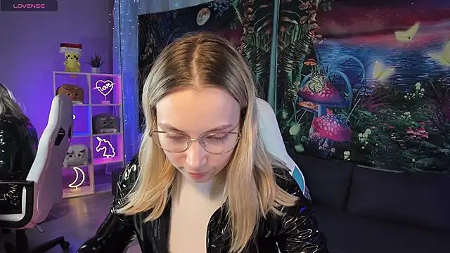 TiffanyBatson online show from 23, 2, 2025