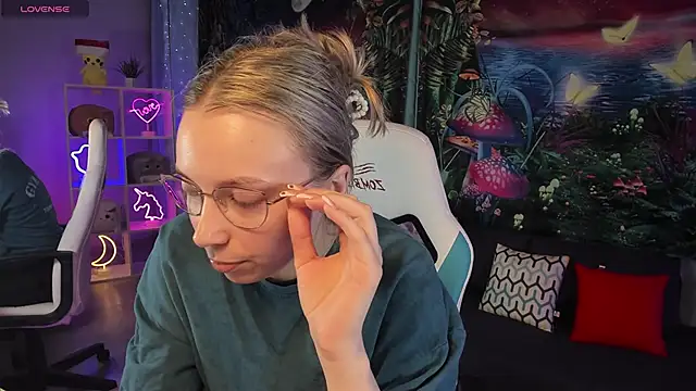 TiffanyBatson online show from 5, 3, 2025