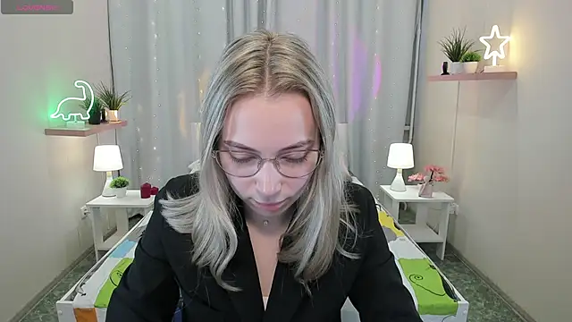 TiffanyBatson online show from 6, 3, 2025