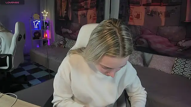 TiffanyBatson online show from 14, 3, 2025