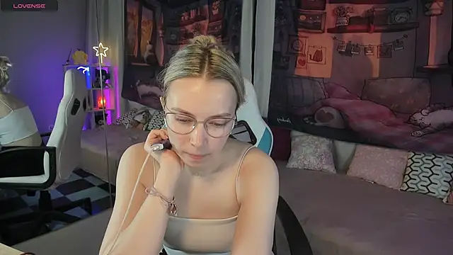 TiffanyBatson online show from 14, 3, 2025