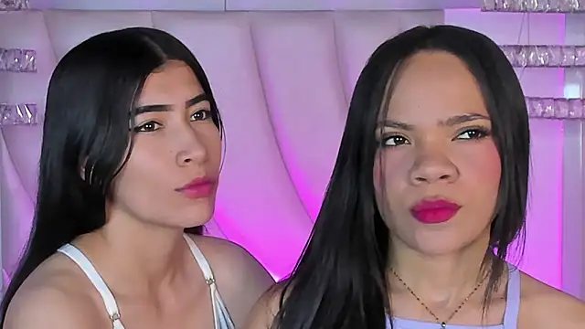 Snapshot of siara_and_zoe chatting on 26, 5, 2026 siara and zoe online show from 26, 5, 2026