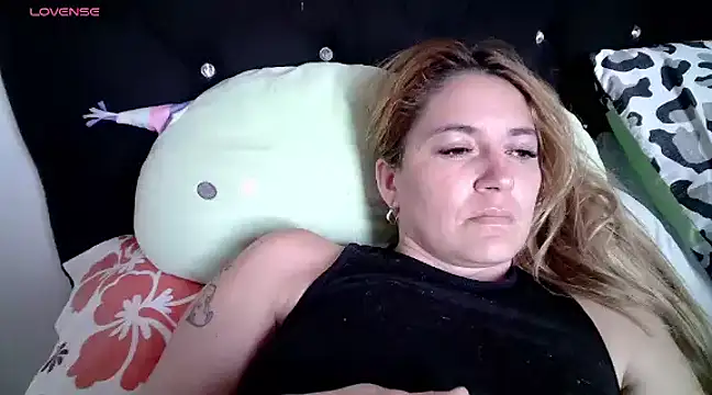 Izury Blondee online show from 16, 1, 2025