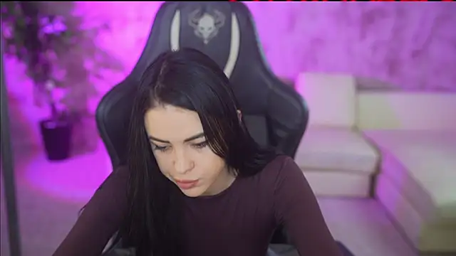 Tina Breeze online show from 24, 11, 2025