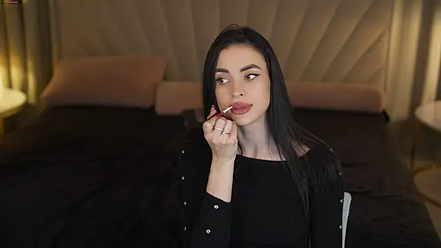 Tina Breeze online show from 5, 12, 2025