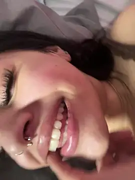 Snapshot of ThickerThanYoBitch chatting on 18, 1, 2025 ThickerThanYoBitch online show from 18, 1, 2025